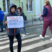 У райцентрі на Тернопільщині батьки школярів двічі за день перекривали дорогу (Фото)