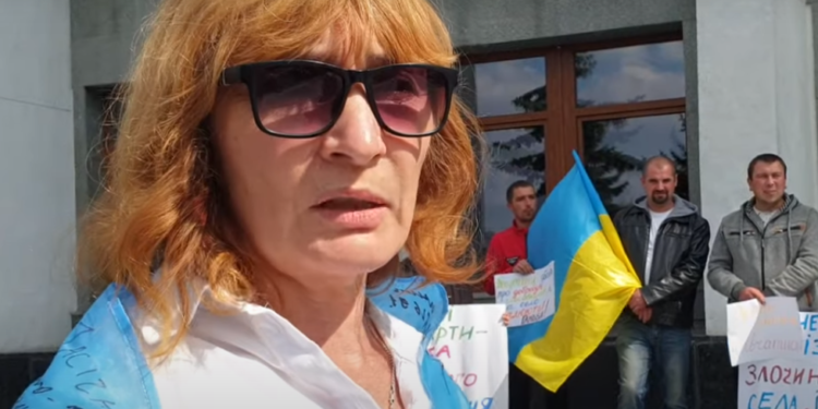 Вчителька з Тернопільщини оголосила голодування через закриття школи (Відео)