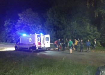 З потерпілої злетіло взуття: у Тернополі на Бережанській автомобіль збив молоду дівчину (Фото)