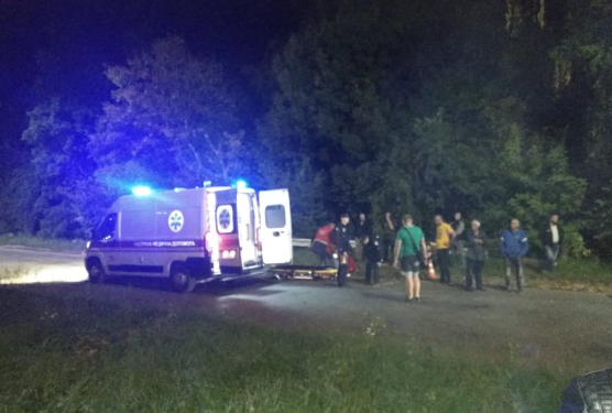 З потерпілої злетіло взуття: у Тернополі на Бережанській автомобіль збив молоду дівчину (Фото)