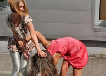 На Тернопільщині жінки побили свою знайому, яку звинуватили в інтимі із чоловіком