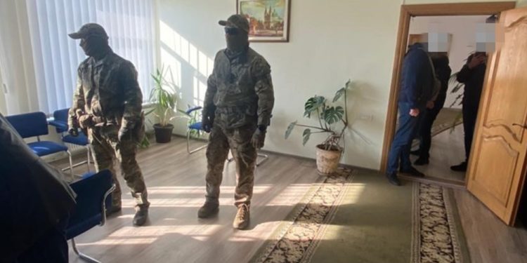 СБУ припинила масштабну контрабанду тютюновими виробами, в якій були замішені високопосадовці тернопілььської митниці