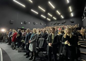 «Падаючи на сніг»: Андрій Підлужний презентував пронизливий кліп про війну (ФОТО)