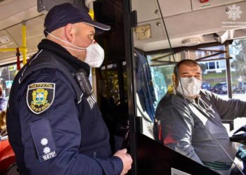 Через відсутність масок за тиждень оштрафували понад сто тернополян
