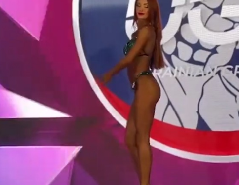 Вчителька з Тернополя здобула перемогу в двох категоріях “фітнес бікіні” (Відео)