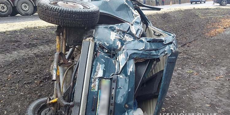 На Тернопільщині зіткнулися легківка та вантажівка (Фото)