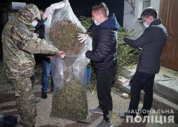 На Тернопільщині спіймали наркоторговців: “товару” вилучили на понад три мільйони гривень (Відео)