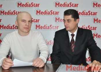 Аферисти, шахраї та конспірологи. Хто очолює антивакцинаторський рух в Україні та на Тернопільщині?