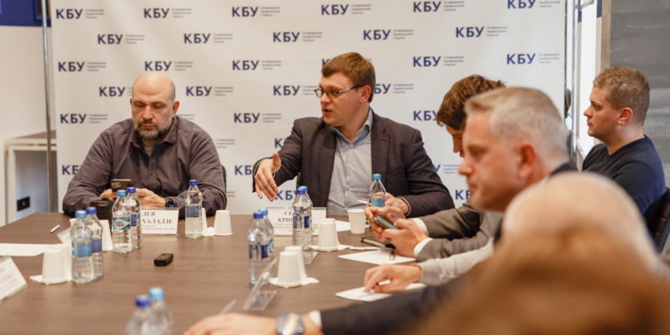 Круглий стіл КБУ з Головою Державної інспекції архітектури та містобудування Семеном Кривоносом