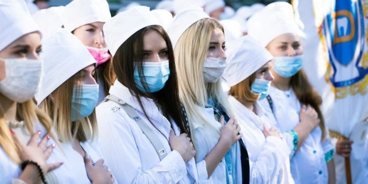 Тернопіль проходить нову хвилю пандемії поза «червоною зоною»