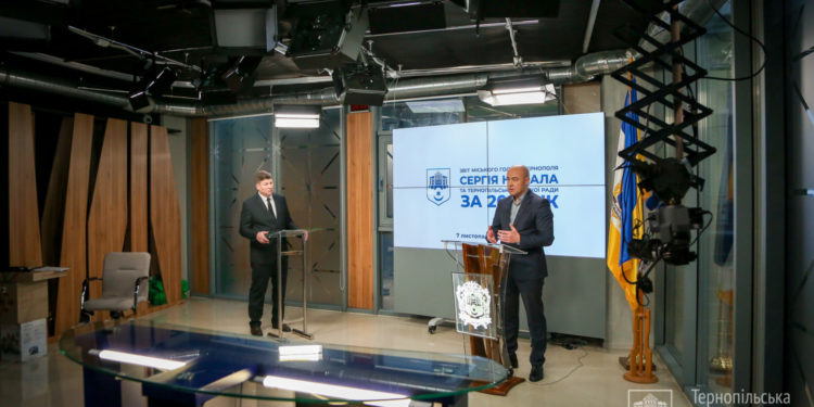 Міський голова Тернополя Сергій Надал вперше в Україні використав найсучасніші платформи для звіту