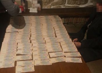 У Тернополі двоє податківців, які вимагали величезний хабар, отримали по 8 років тюрми (Фото)