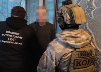 У Кременецькому районі з СТО викрали “Пасат СС” (Фото)