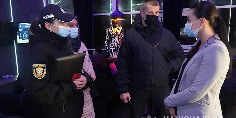 Нові обмеження з 6 грудня: поліцейські Тернопільщини організовують рейди (Фото)