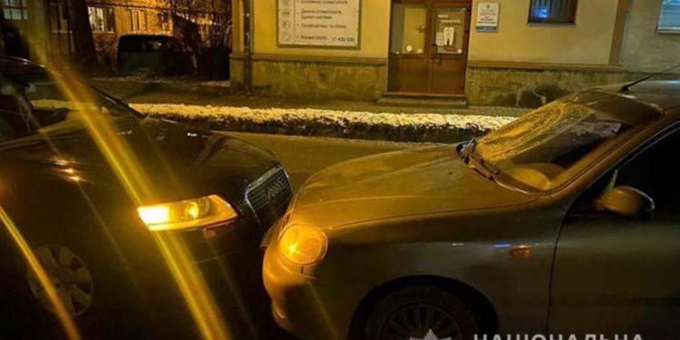 У Тернополі на пішохідному збили жінку (Фото)
