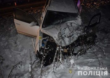 Не дожили до ранку: у ДТП біля Тернополя загинуло двоє людей, ще семеро у лікарні (Фото)