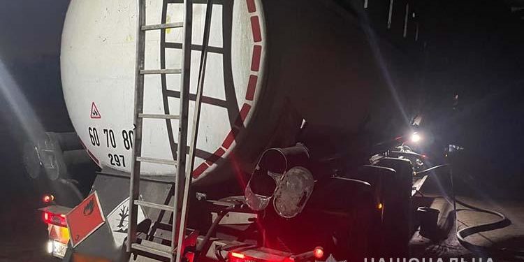 На Тернопільщині знайшли ще одну підпільну заправку на колесах (Фото)