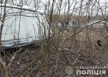 На Тернопільщині автомобіль на швидкості злетів з траси (Фото)