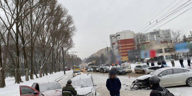 У Тернополі ДТП: утворилися затори (Фото)