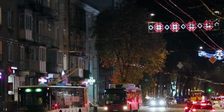 У Тернополі в новорічну ніч громадський транспорт курсуватиме до ранку