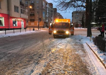 Цієї доби дороги Тернопільщини чистили 128 працівників і 69 одиниць техніки
