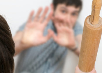 “Її неодноразово втихомирювала поліція”: судитимуть тернополянку, яка знущалася над чоловіком