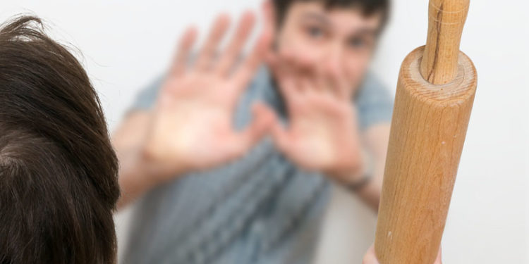 “Її неодноразово втихомирювала поліція”: судитимуть тернополянку, яка знущалася над чоловіком