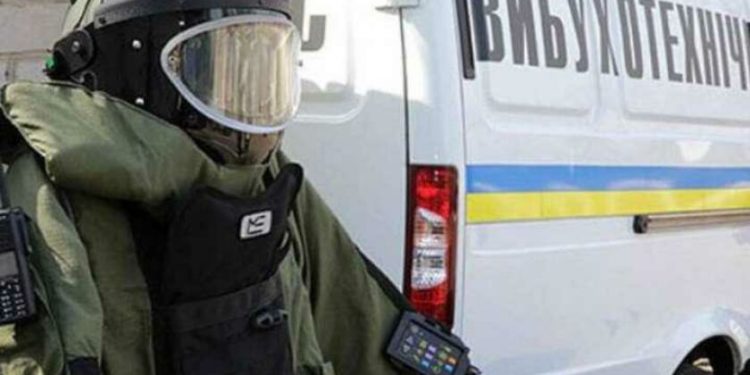 Хто стоїть за випадками «мінування», що почастішали в Україні