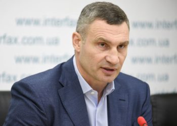 Ми будемо захищати місцеве самоврядування, будемо захищати представника нашої команди Атрошенка – для мене це справа честі, – Кличко