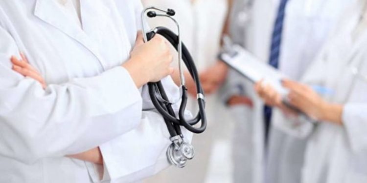 лікарі зарплата