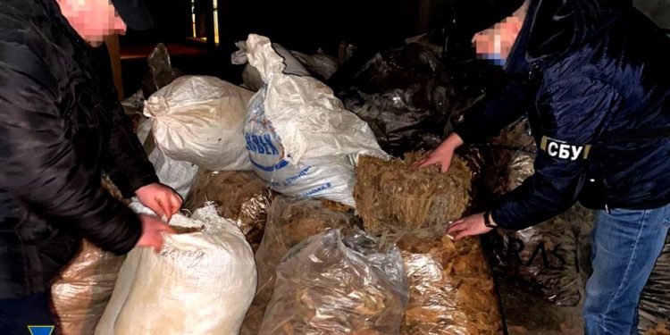 незаконний збут тютюну