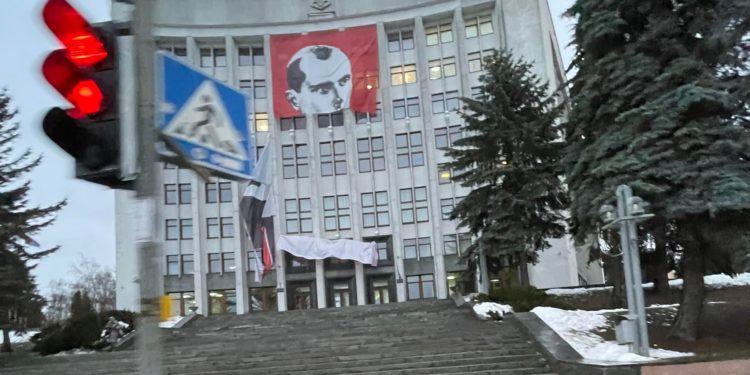 зірвало вітром