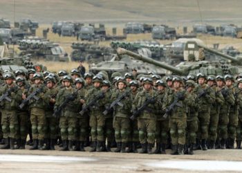 Навіщо Росії війська біля кордонів України?