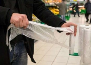 Уряд встановив мінімальні роздрібні ціни за пластикові пакети