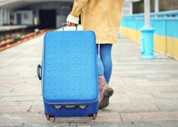 виїжджають