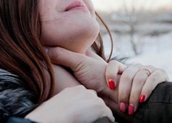 побив кохану