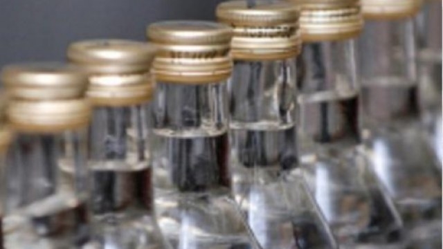 На Тернопільщині викрито підпільну гуральню – правоохоронці вилучили 3,5 тонн фальсифікованого спирту