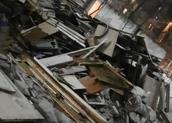 Співвласники однієї з багатотоповерхівок Тернополя вигребли свої підвали (фото)