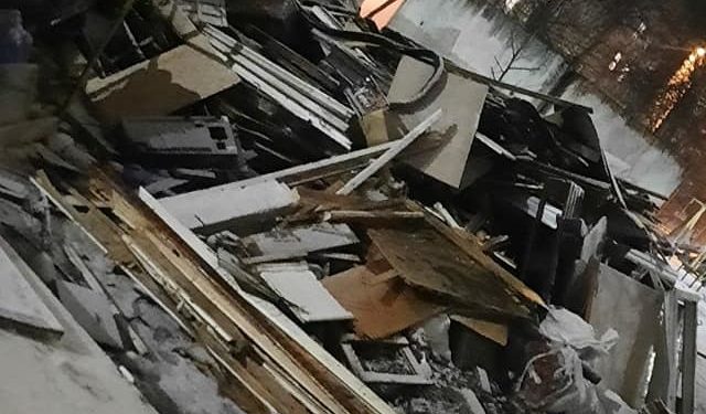 Співвласники однієї з багатотоповерхівок Тернополя вигребли свої підвали (фото)