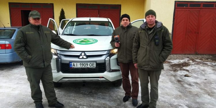Лісівники Тернопільщини отримали новий автомобіль спеціалізованого призначення