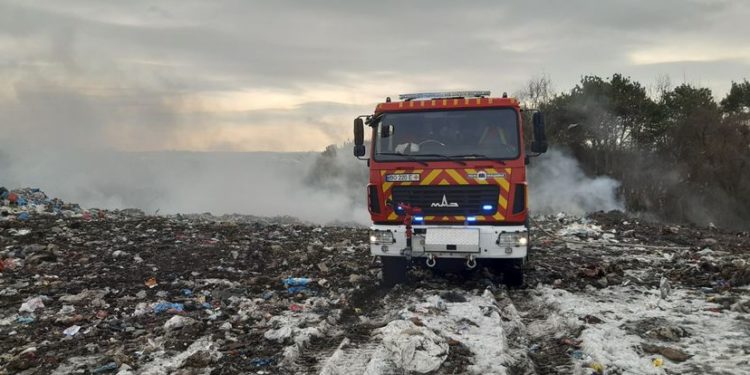На Тернопільщині горіло сміттєзвалище