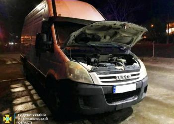 У Тернополі загорівся мікроавтобус