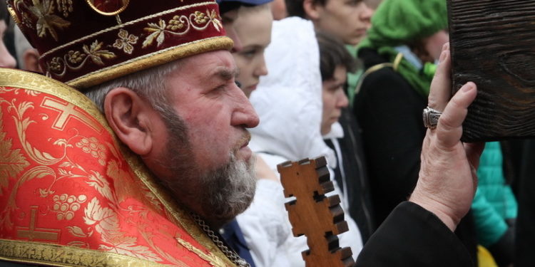 Митрополит Тернопільсько-Зборівський Василій Семенюк: Прошу молитися за наших воїнів-захисників