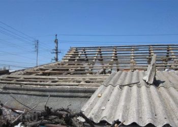 На Тернопільщині чоловік провалився крізь дах –  його госпіталізовано до лікарні