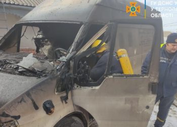 У Копичинцях на Тернопільщині загорівся автомобіль