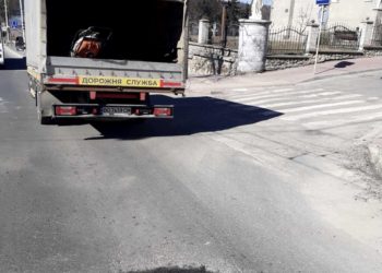 У Тернополі розпочали ямковий ремонт доріг