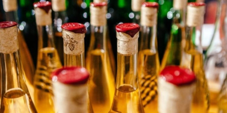 Попри заборону в Тернополі виявили два факти продажу алкоголю