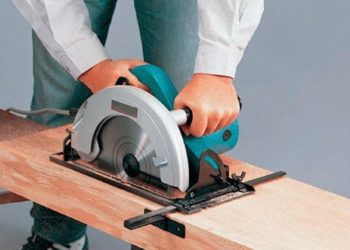 У Тернополі чоловік отримав травми, працюючи на циркулярці