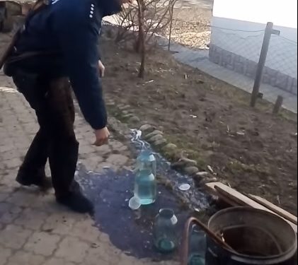 У Чорткові в чоловіка конфіскували самогонний апарат та 12 літрів готової “продукції”