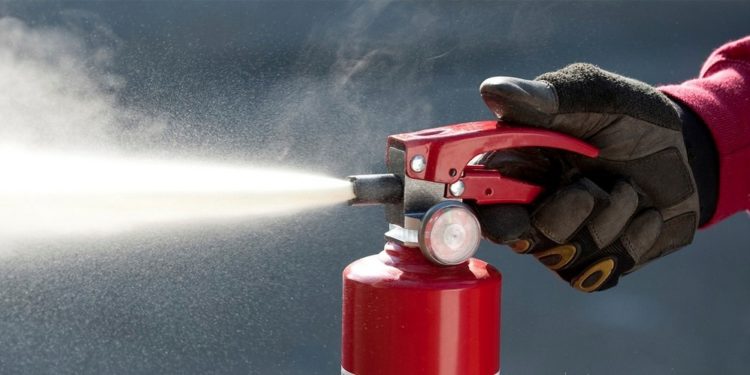 З’їхав у кювет та загорівся – на Тернопільщині рятувальники ліквідували пожежу автомобіля